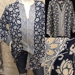 White Stag Slit bottom Chiffon Top